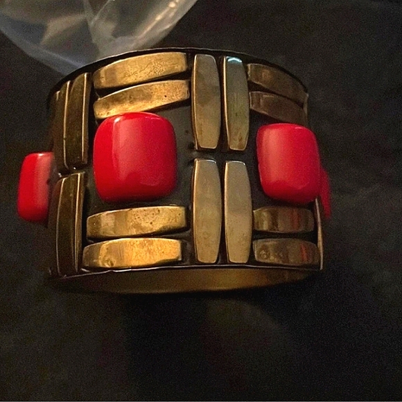 GORGEOUS RED & BRASS BOHEMIAN STYLE BRACELET with RED STONES EUC - Picture 3 of 3